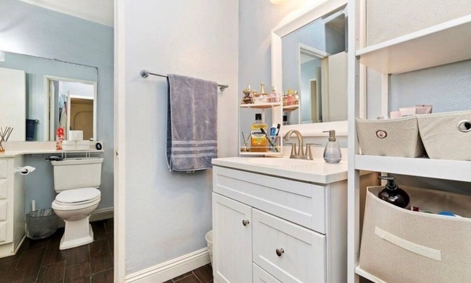 Corona House | Welcoming 3-bedroom house with AC in charming Corona/MID TERM