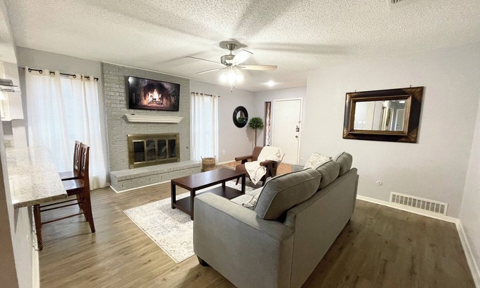 West Arlington Condo | Welcoming all Traveling Professionals - 30 day stays