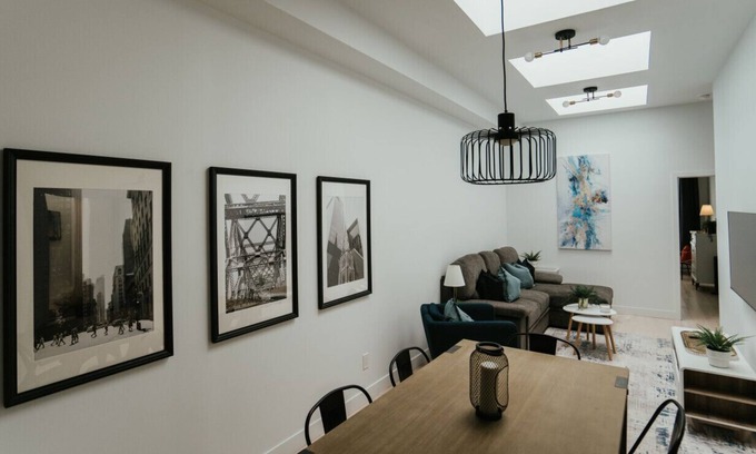 La Petite-Patrie Apartment | Welcoming and Light Filled 2bdr Apartment