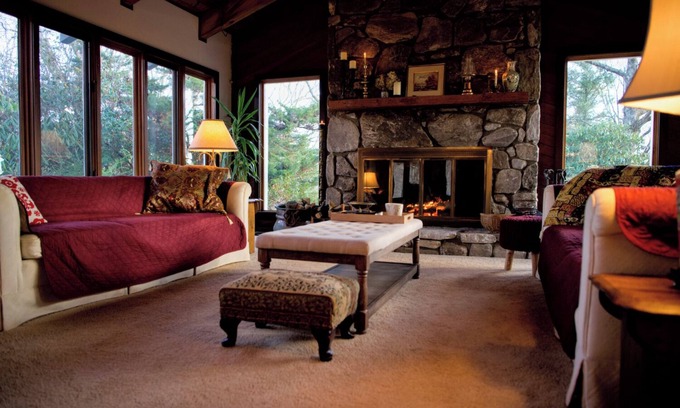 Highlands House | Welcoming and spacious Year Round Family Vacation Home