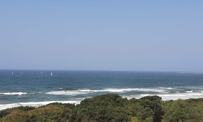 North Beach Apartment | Welcoming apartment in Durban with stunning ocean views