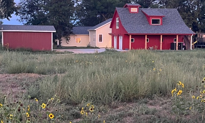 Lafayette House | Welcoming, Country Feel, 2-bedroom newly-remodeled house with AC in Lafayette
