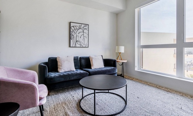 Hayward Apartment | Welcoming Hayward 1BR w/Heated Pool & Outdoor Kitchens, by Blueground