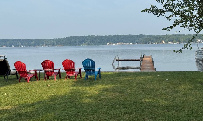Onsted House | Welcoming lake house on beautiful Sand Lake in Irish Hills