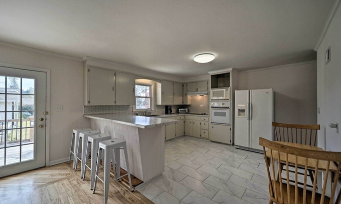 Wilmington House | Welcoming Leland Home ~ 15 Miles to Beachfront!