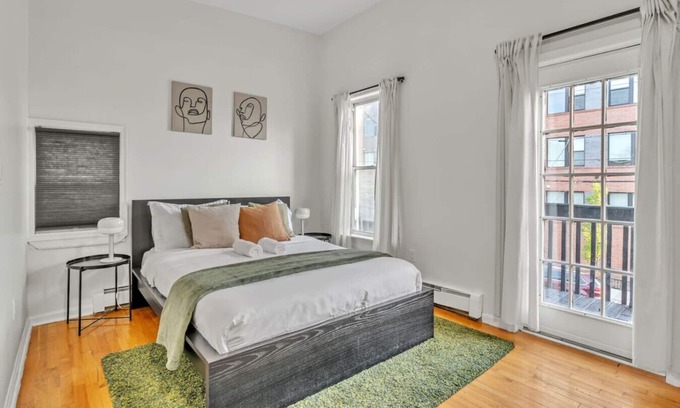 Hackensack River Waterfront House | Welcoming Sunlit Room Near NYC/Trans/Cafe/Rest.