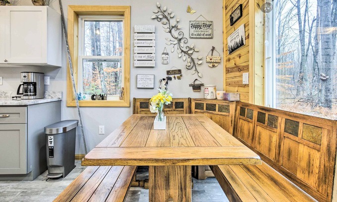 Townsend Cottage | Welcoming Townsend Cabin: Hike, Fish & Relax!