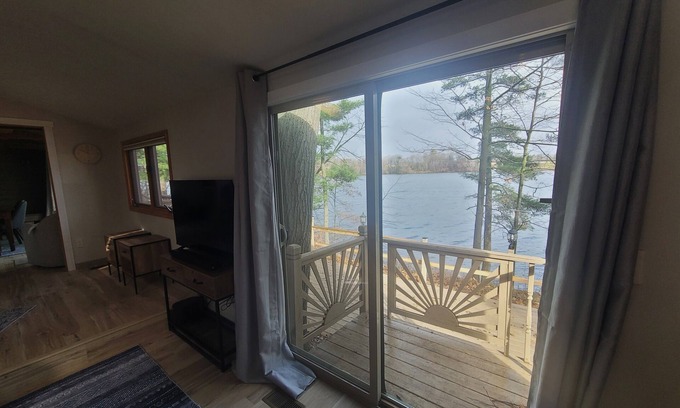 Turtle Lake Cabin | Welcoming & updated Lakefront cabin with AC in Turtle Lake - 2 bedrooms