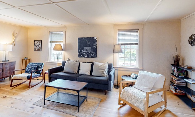 Port Clyde House | Welcoming Village Retreat, Water-View Family Getaway - Fast WiFi, Walkable