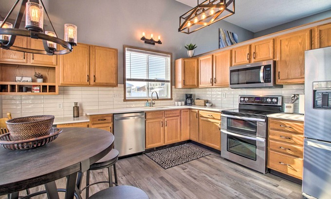 West Fargo House | Welcoming West Fargo Retreat w/ Backyard!