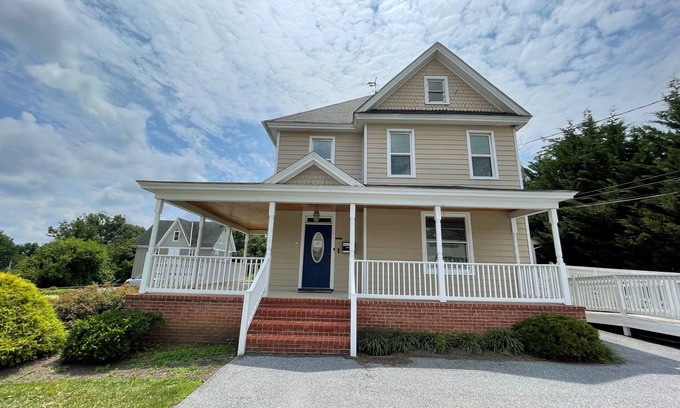 Reisterstown House | Well appointed home in the heart of historic Reisterstown. 22 miles N/W of Balt