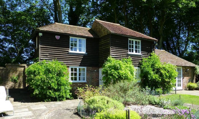 Denton House | Well Cottage in Canterbury