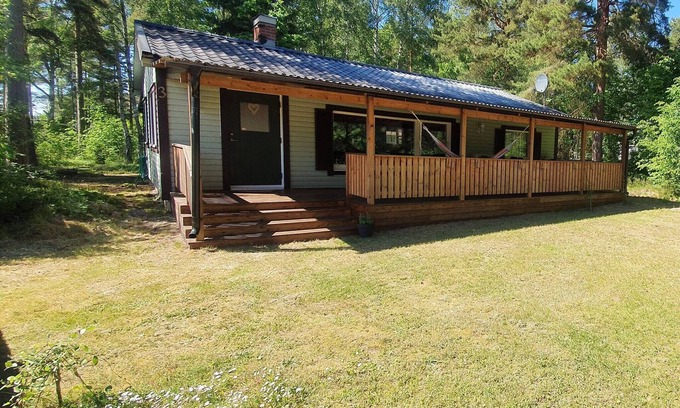 Monsteras Cabin | Well-equipped Beachside Cottage