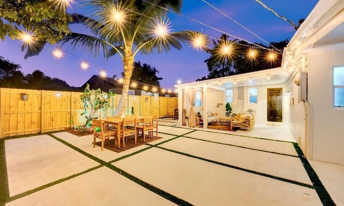 North Central Hollywood House | WELL EQUIPT VACATION HOME 5 MIN FROM THE BEACH, SHOPPING, WATERPARK, STATE PARK
