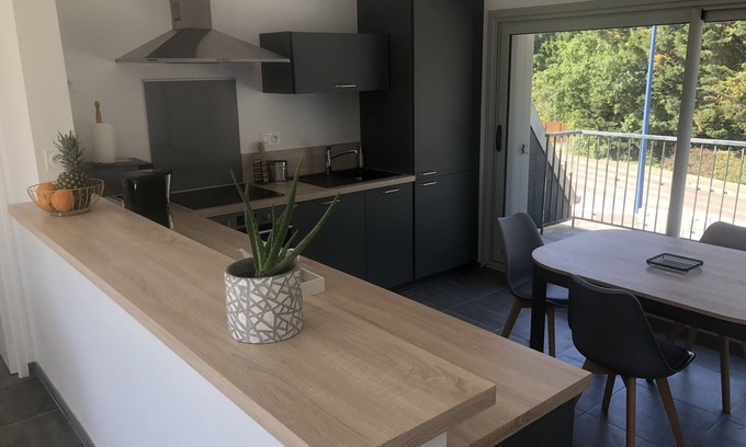 Fouesnant Apartment | Well-exposed T3 apartment with 2 balconies near the beach