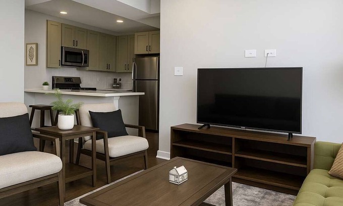 East Albany Park Apartment | Well-Furnished 3-Bedroom Apt