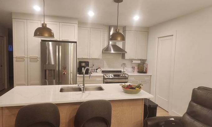Dieppe House | Well Furnished New Home 4 Mins from Airport