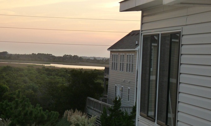 South Nags Head House | Well kept, comfortable, Ocean View, Steps to Beach, Sunrise & Sunset Views