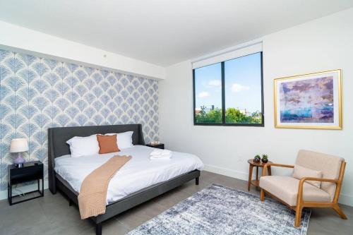 East Little Havana Apartment | Well Located 1BR with King Bed, Laundry and Parking Option Near Brickell and Marlins Park