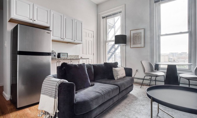 South Boston Apartment | Well-located South Boston 1BR on East Broadway, by Blueground