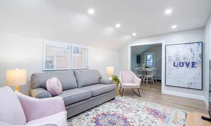 South London Apartment | Well Styled and Cozy Apartment!