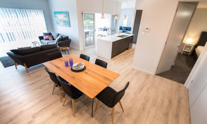 Seymour House | Wellington Lake Retreat