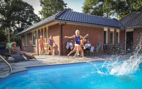 Bruggenmors Villa | Wellness Bungalow | 14 personen