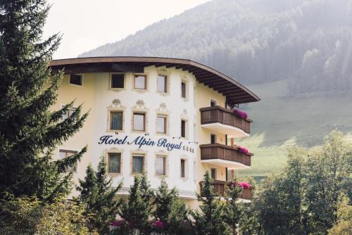 Valle Aurina Resort | Wellness Refugium & Resort Hotel Alpin Royal - Small Luxury Hotels of the World