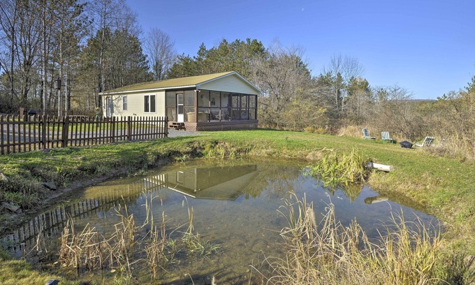 Wellsboro Cabin | Wellsboro Single-Story Cabin w/ Screened Patio!