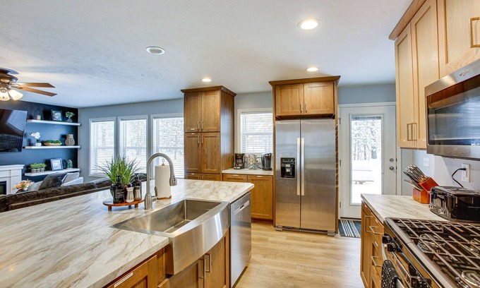 Wellston House | Wellston Home w/ Private Hot Tub + Fire Pit!