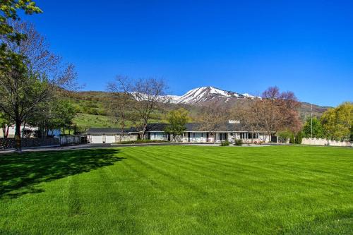 Wellsville House | Wellsville House with Mtn Views and Pickleball Court!