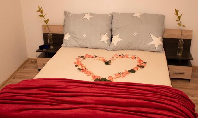 Prague 3 Apartment | Welness Praha Infrasauna virivka + pokoj