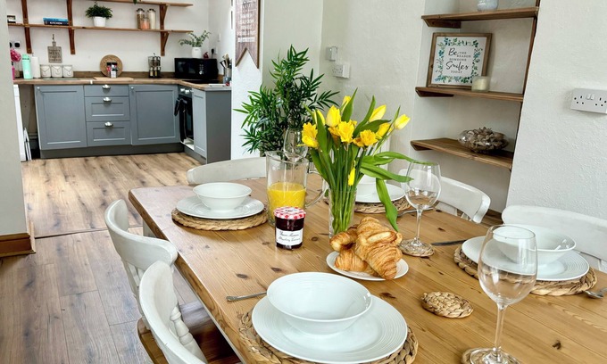 Glyncorrwg Cottage | Welsh Cottage nestled in the Afan Valley. MTB & Hiking Trails just a step away.