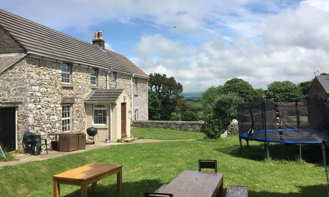 Haverfordwest Other | Welsh Farmhouse, ideal for larger families. Sleeps 10