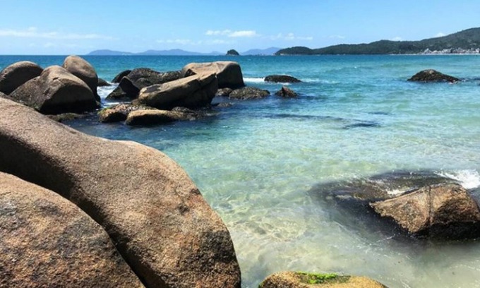 Governador Celso Ramos Apartment | Welsh Island Apt 102 - At the sound of the sea