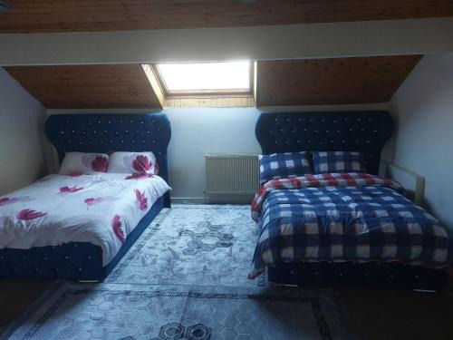 Llanrug Apartment | Welsh Mountain Retreat with studio flat