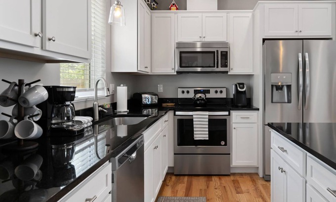 Oakley House | Wentworth Hilltop- Minutes to Asheville!
