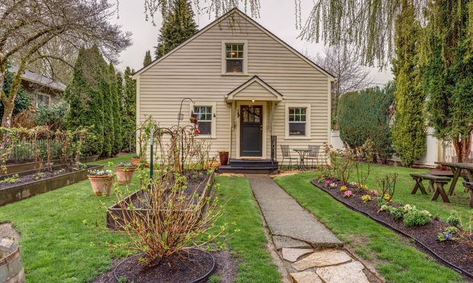West Linn House | Wescott House in the historic Willamette District