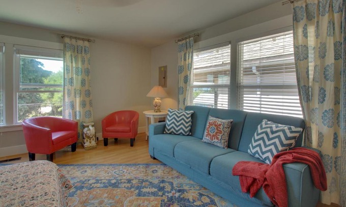 Bremerton Apartment | West Bremerton Cozy Home