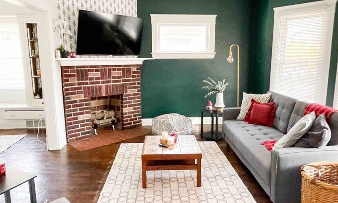 Cleveland Apartment | West Cleveland - remodeled Apartment Pets Welcome