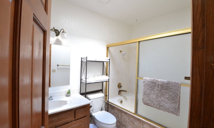 Sierra Vista Apartment | West End Apartment