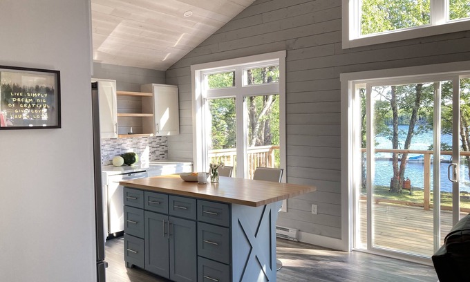 Clare House | West End Lakehouse