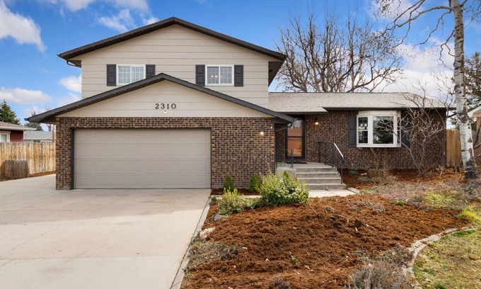 Greeley House | West Greeley 5 bed/4 bath tastefully furnished and recently updated.