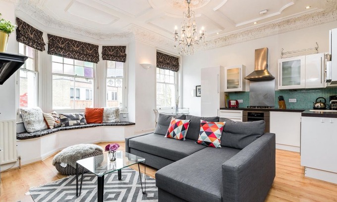 Kilburn Apartment | West Hampstead Two Bed Apartment with Roof Terrace