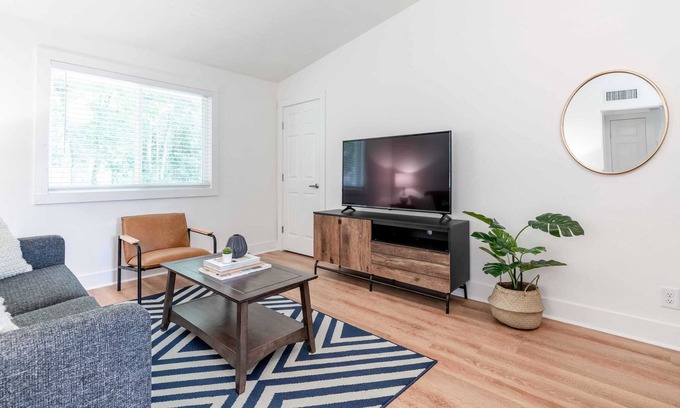 Lindridge-Martin Manor Apartment | West Home | Convenient 1x1 Apartment with New Gym