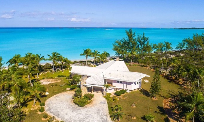 Great Exuma House | West House: 2BR House w/Beach & Private Deck