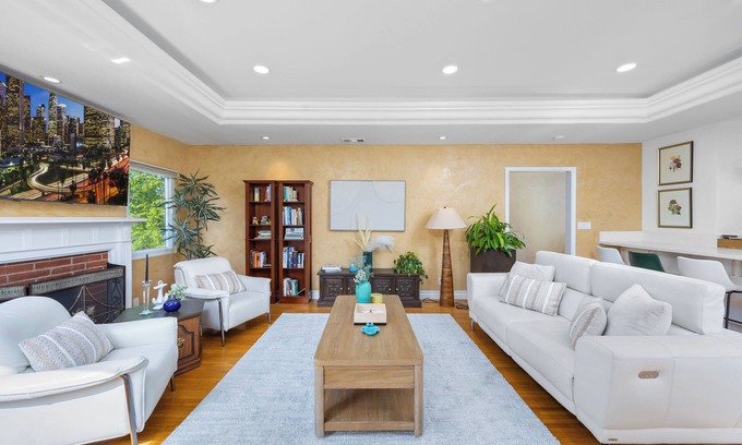 Westchester House | West LA 4BR/2BA furnished home