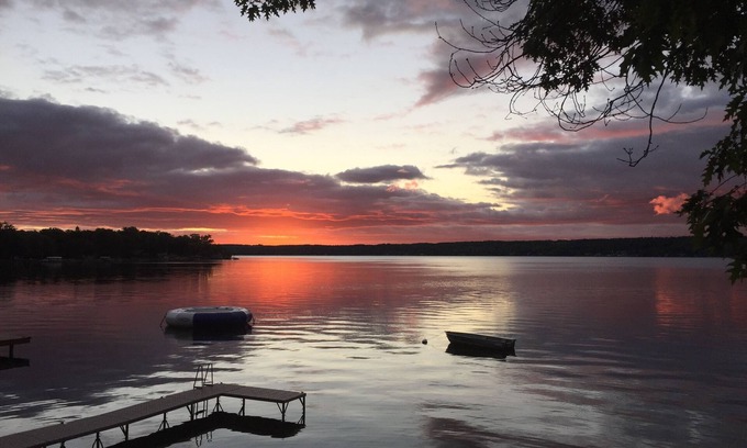 Canandaigua Cottage | West Lake Cottages offers summer camp style buildings for 7, 130’ waterfront