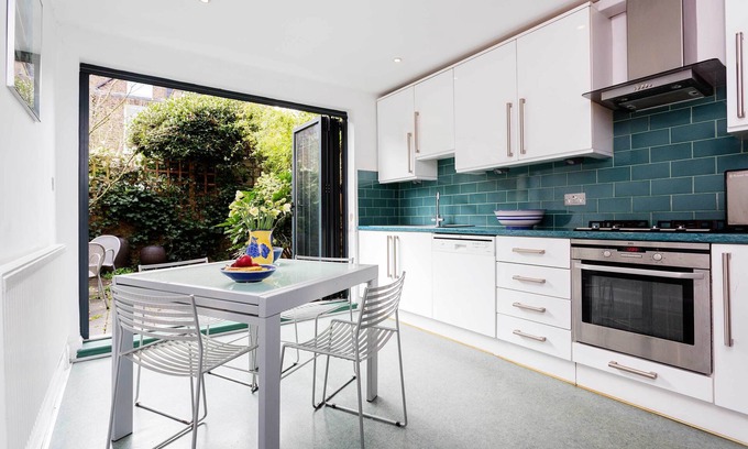 Ravenscourt Park House | West London Blues, by Veeve