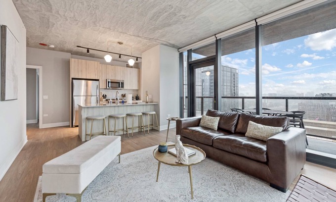 West Loop Apartment | West Loop Stay: Walkable, Skyline Balcony